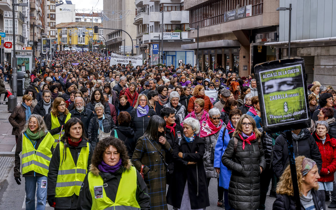 La manifestación en Vitoria contra la violencia machista, en imágenes