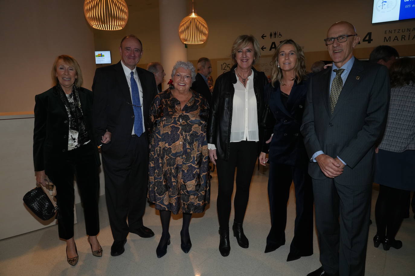 Maite Iturrate, Manolo García Bengoetxea, Carmen Solorzano, Yolanda Luzuriaga, Pilar Corral y Juan Gondra.