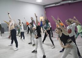 Imagen de archivo de una clase de la escuela de baile Wild Dance Project, que impartirá masterclass.