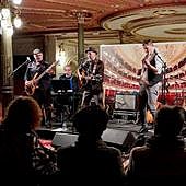 El quinteto abriendo con la canción 'Ekilibrista'