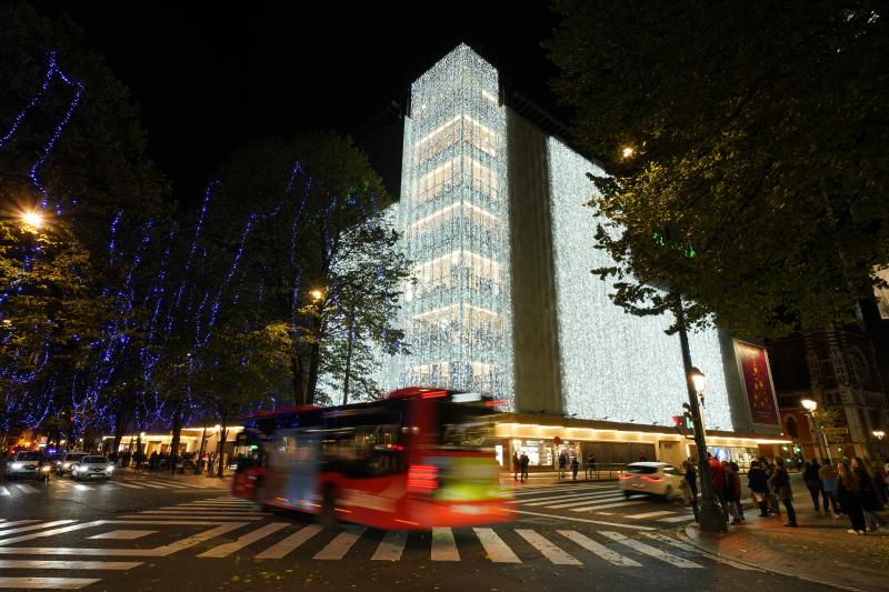 Las luces de Navidad ya brillan en Bilbao
