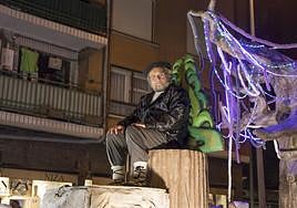 Olentzero en Barakaldo en una foto de archivo, subido en su carroza.