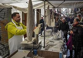 Los salazones acumularon grandes colas de clientes