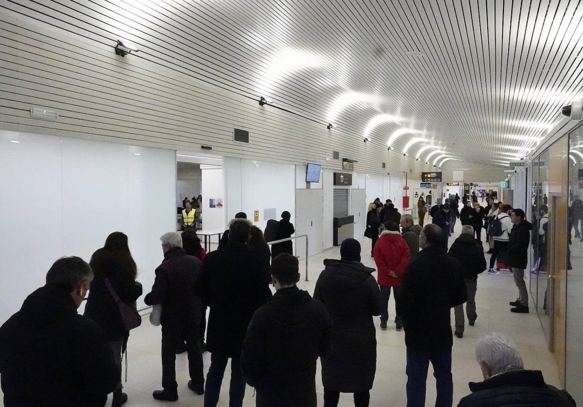 Foronda pone a prueba su capacidad en el puente con 50 vuelos y 10.000 pasajeros