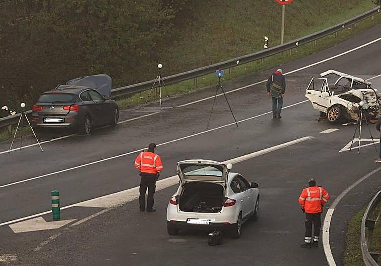 Estado en el que ha quedado el coche siniestrado en la GI-636.
