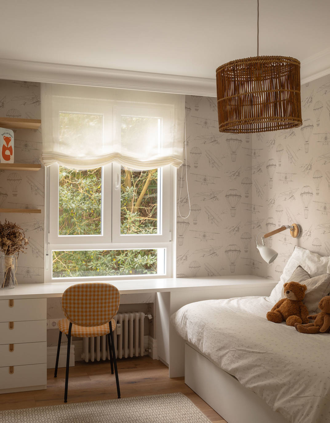 Una casa en calma: el refugio idílico de una familia sobre la playa de Ereaga