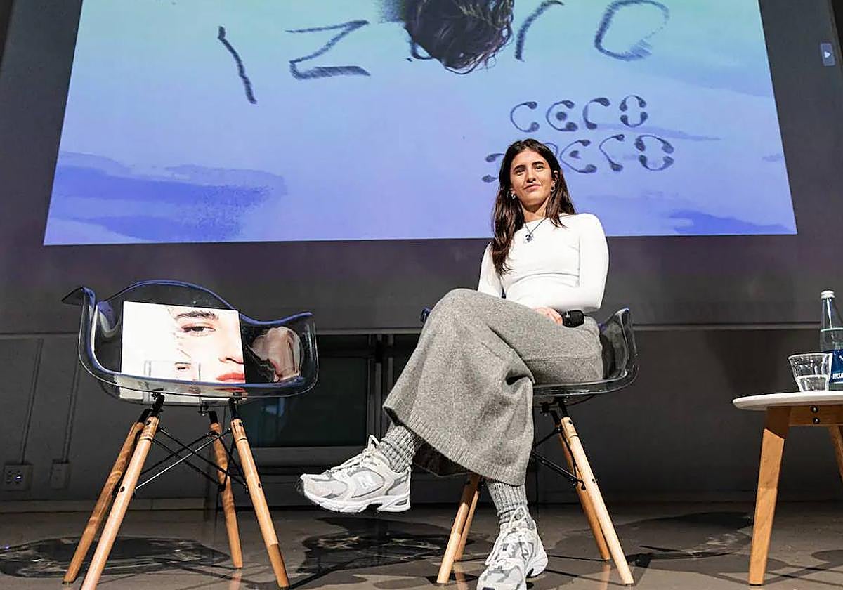 Izaro, 'cerodenero' diskoa eta dokumentala aurkezpenean.