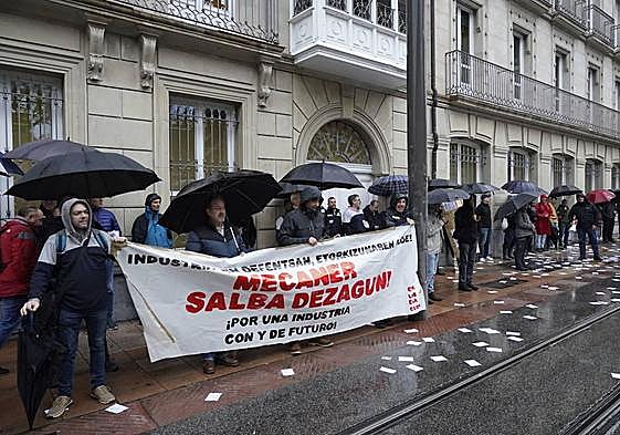 Las empresas vascas Mecaner y Glavista piden ayuda para evitar un cierre que afecta a 380 trabajadores