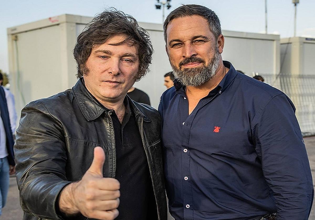 Milei posa con Santiago Abascal.