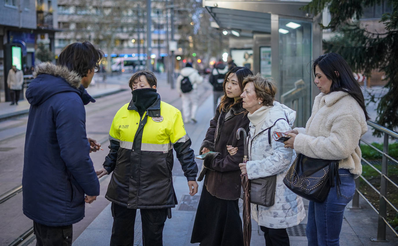 El tranvía de Vitoria vuelve a funcionar tras sufrir una avería durante cinco horas