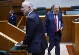 Urkullu y Azpiazu, este martes en el Parlamento vasco.