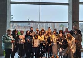 Los trabajadores y representantes municipales recibieron el premio en el Palacio Euskalduna de Bilbao.