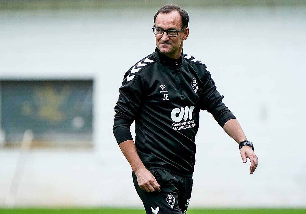 Joseba Etxeberria, entrenador del Eibar y una leyenda del Athletic.