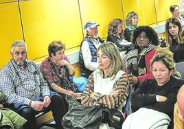 La acumulación de usuarios se traduce en largas esperas.