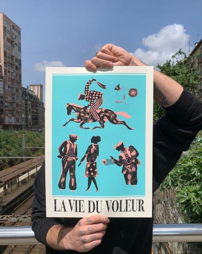 El desconocido taller en Bilbao de Urtzi, el artista de las camisetas diferentes