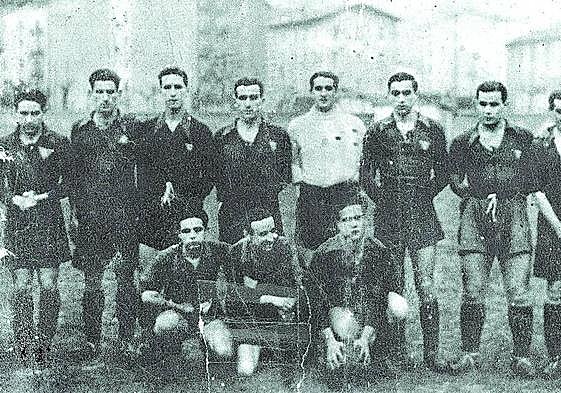 Alineación del Alavés en torno a los años 1939 y 1940 del siglo pasado