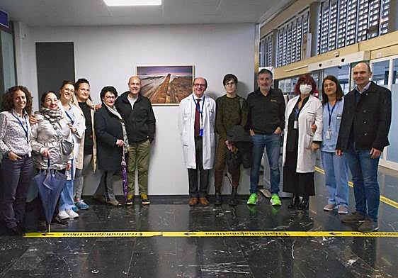 Los nuevos cuadros se suman a los cinco donados en el último año a los centros de la comarca.