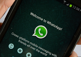 La nueva estafa de Whatsapp que promete ganar mucho dinero por dar 'likes' a videos de Youtube