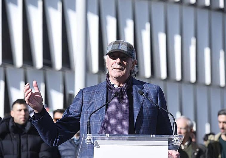 «Me siento como si fuera a jugar una final», asegura un emocionado Iribar en su homenaje