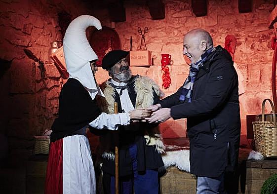 Olentzero y Mari Domingi desfilarán el domingo por el centro de Leioa.