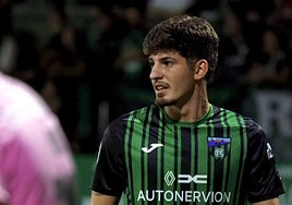 Álex Jiménez regresa al Villarreal tras permanecer cedido en el Sestao River solo cuatro meses.