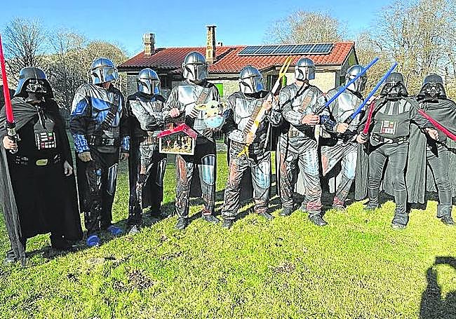 Los veteranos montañeros se disfrazaron de 'La guerra de las galaxias'.
