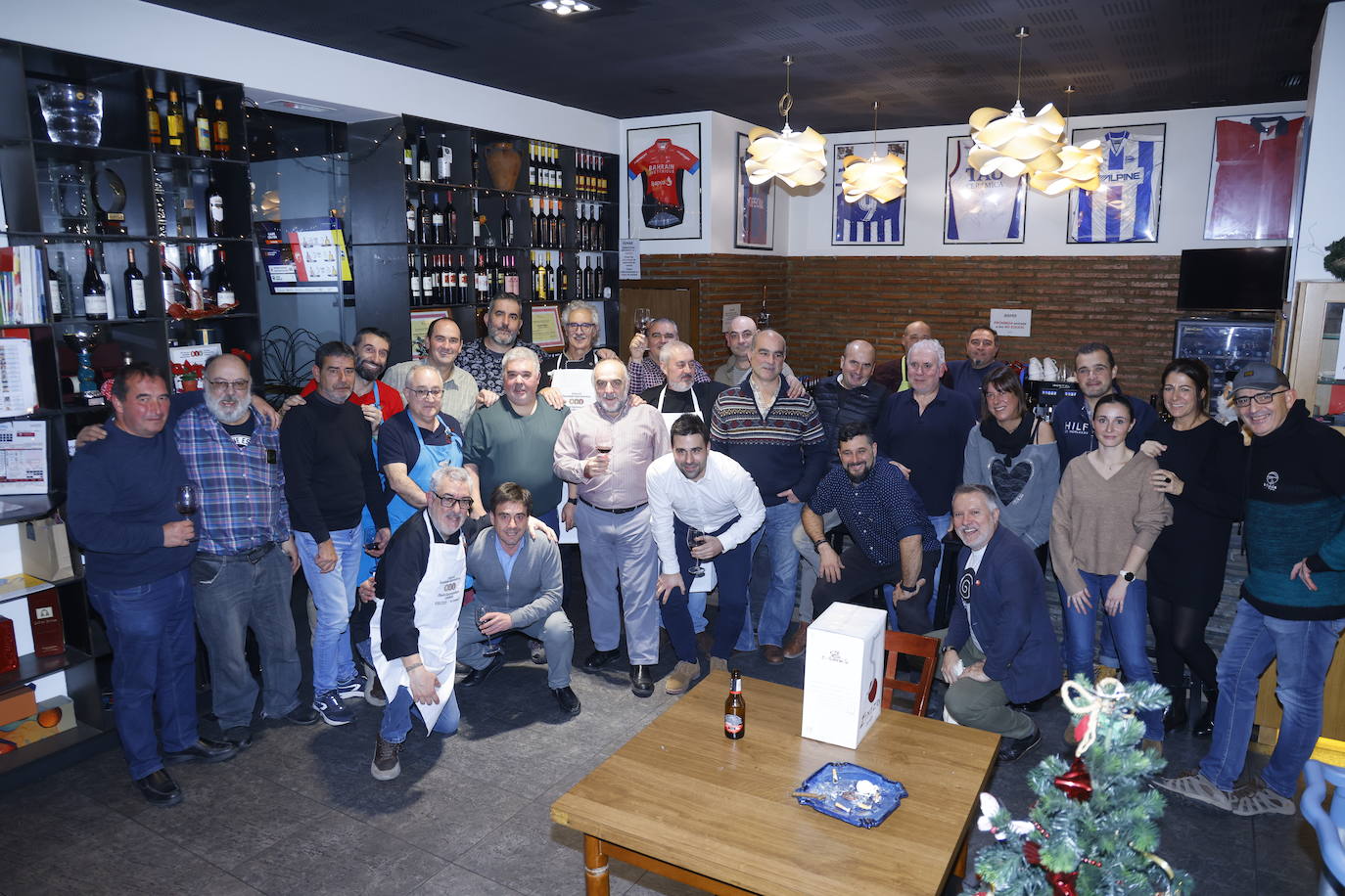 Así fue la cena en la sociedad gastronómica Azkenean