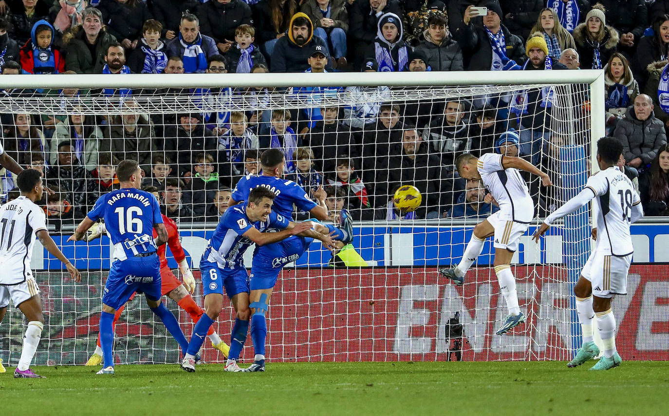 El Alavés regala su gran oportunidad