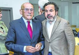 El presidente de la Cámara de Comercio, Gregorio Rojo, junto al de SEA-Empresas Alavesas, Pascal Gómez.