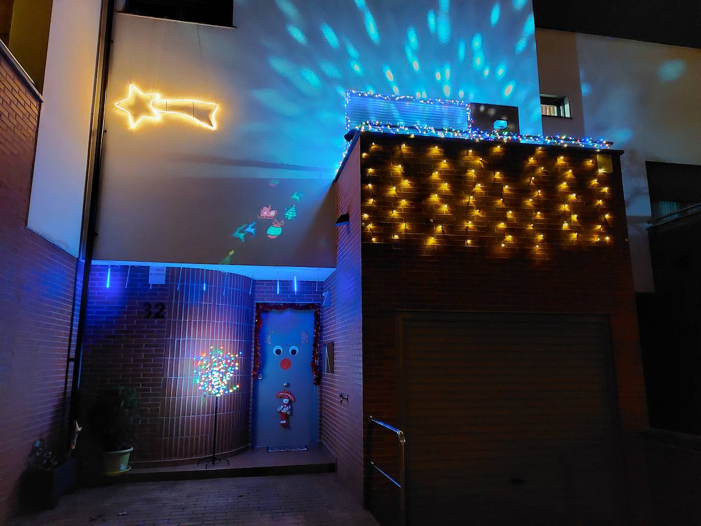 La decoración navideña del barrio baracaldés de Gorostiza en imágenes