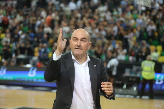 Ponsarnau saluda a la marea negra en el Bilbao Arena.