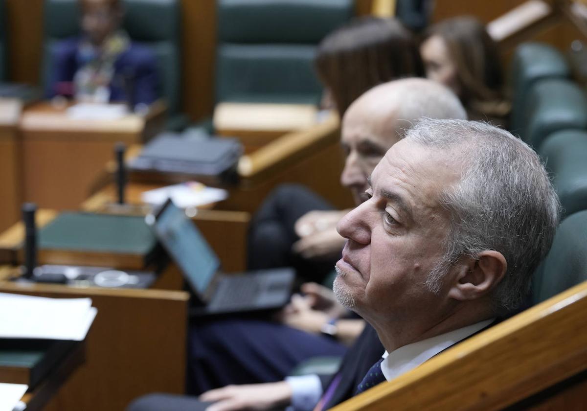 El lehendakari, Iñigo Urkullu, durante el pleno de este viernes.