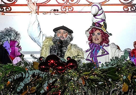 El desfile de Olentzero y Mari Domingi, en imágenes