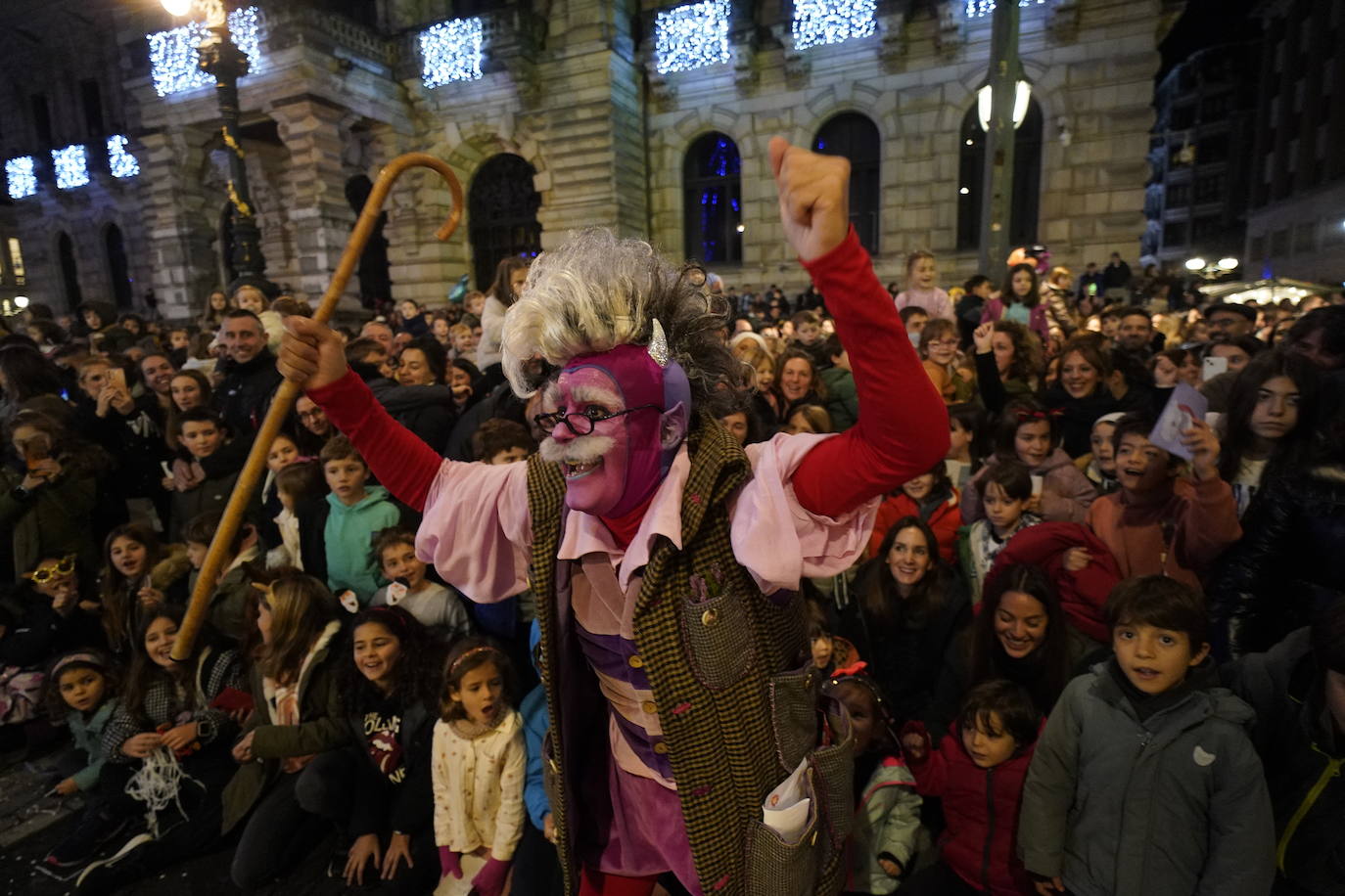 El desfile de Olentzero y Mari Domingi, en imágenes