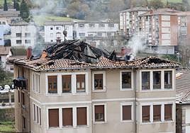 Incendio en un edificio de Balmaseda: «Con viento sur el fuego se habría propagado por todo el casco viejo»