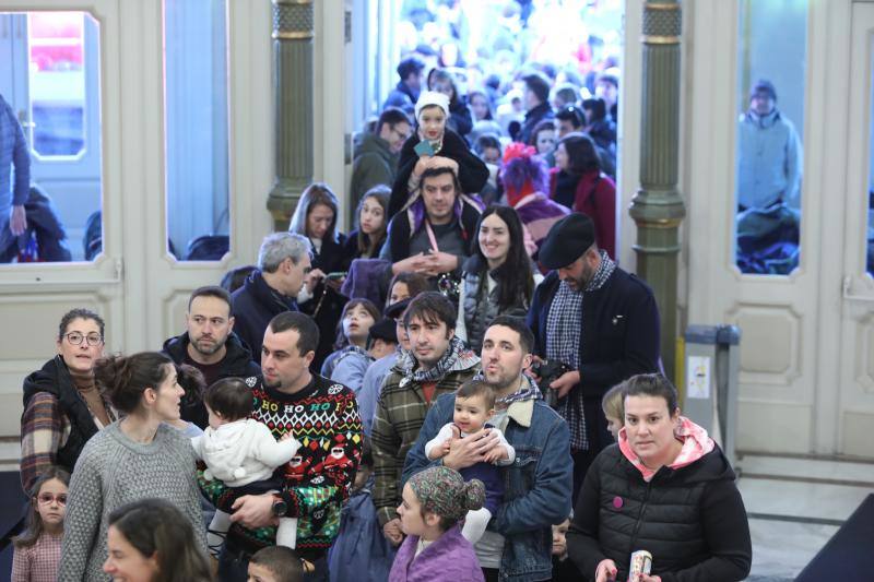 Recepción de Olentzero y Mari Domingi en Bilbao