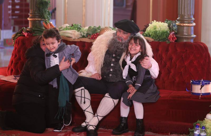 Recepción de Olentzero y Mari Domingi en Bilbao