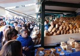 Multitud de aficionados disfrutaron del rico sabor del pan en Galdames.