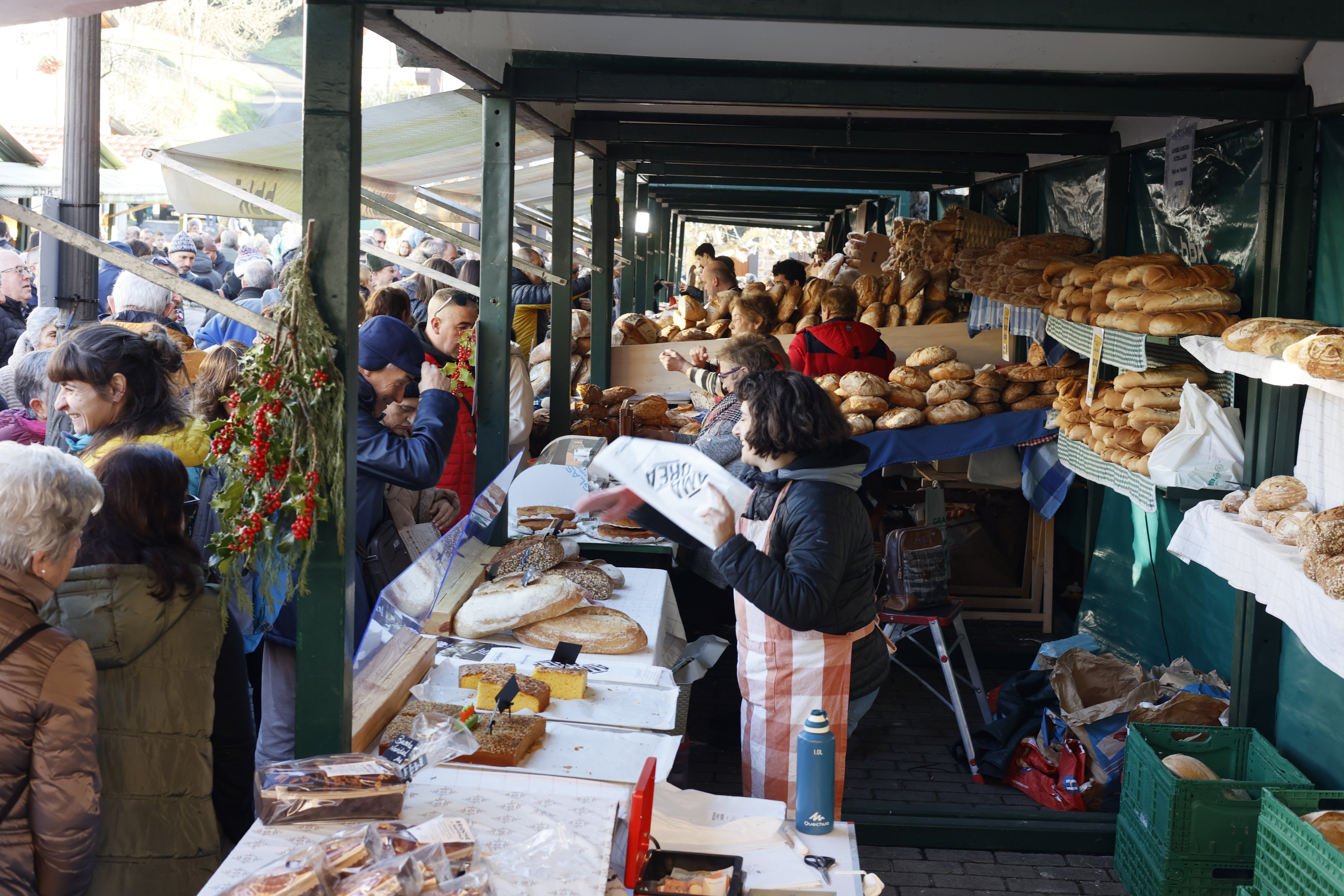 Los mejores panes de Bizkaia se dan cita un año más por Nochebuena en Galdames