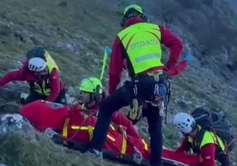 El rescate del parapentista herido en el Anboto.