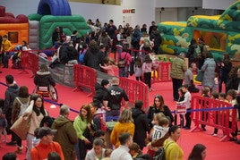 Los pequeños disfrutaron este martes de la inauguración del PIN en el Palacio Europa.