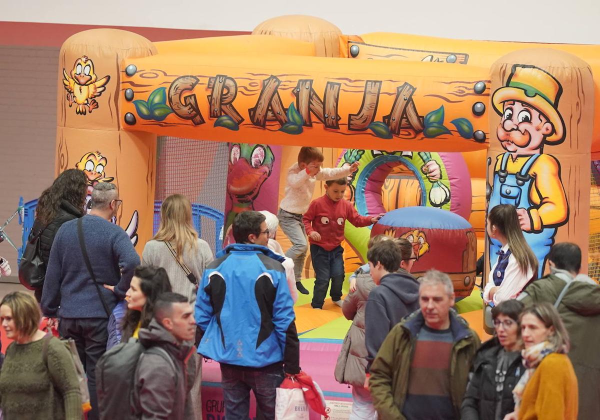 El parque infantil de Navidad de Vitoria abre sus puertas