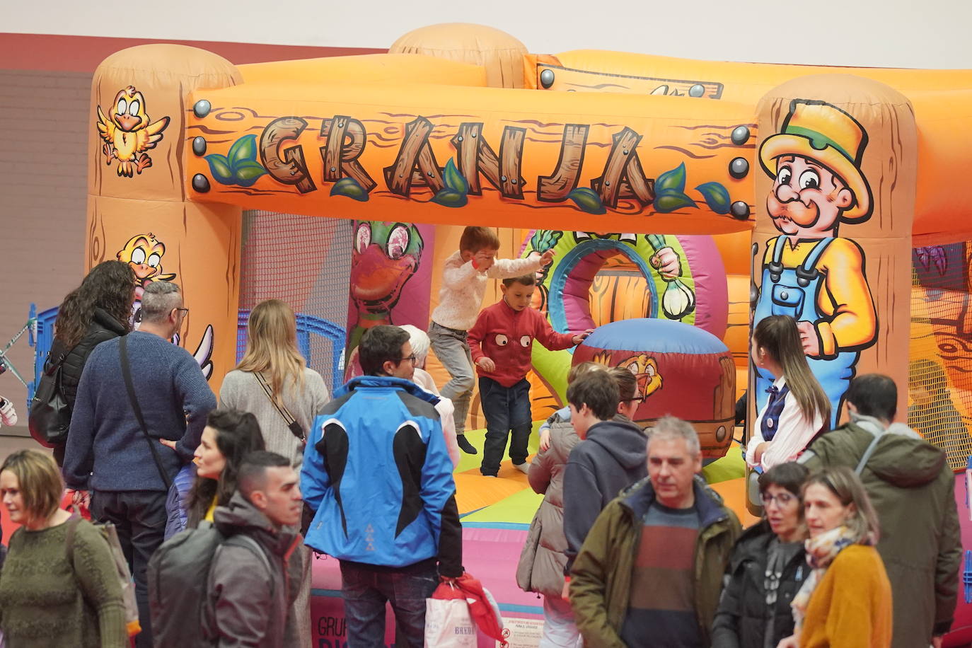 El parque infantil de Navidad de Vitoria abre sus puertas