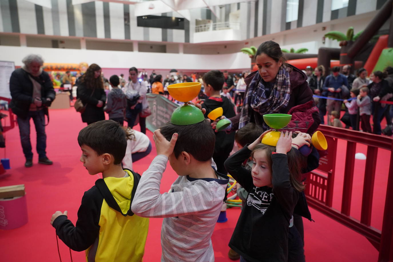 El parque infantil de Navidad de Vitoria abre sus puertas