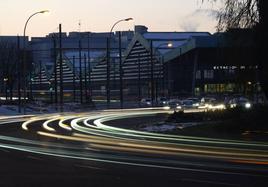 La rotonda de América Latina es uno de los puntos donde más se congestiona el tráfico en Vitoria.