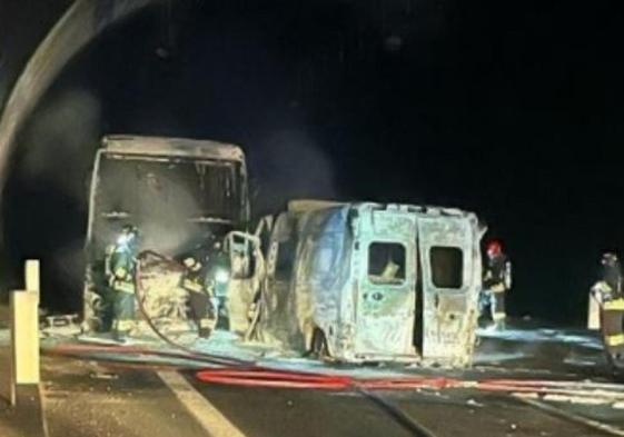 Cuatro muertos en un accidente entre un autobús y una ambulancia en Italia