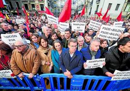 La plana mayor de UPN y PP asistió el 17 de diciembre a una concentración en la Plaza del Ayuntamiento en rechazo a la moción de censura.