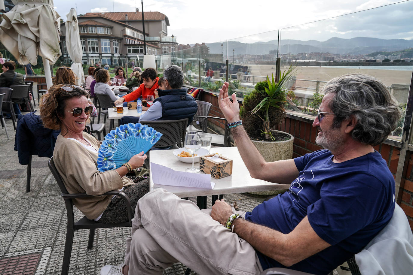 Fotos: Año Nuevo tropical en la playa de Ereaga