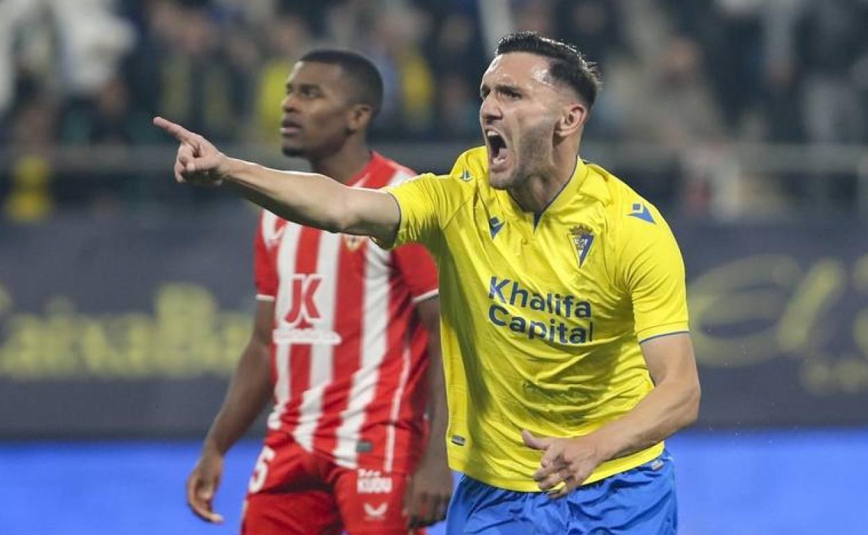 La camiseta antes que el dinero: Lucas Pérez, el último romántico del fútbol