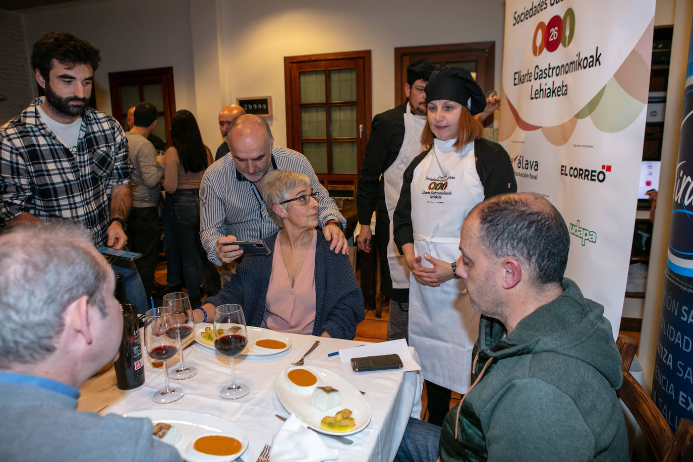 Fotos: Así fue la cena en la Sociedad Gastronómica Burduntzi